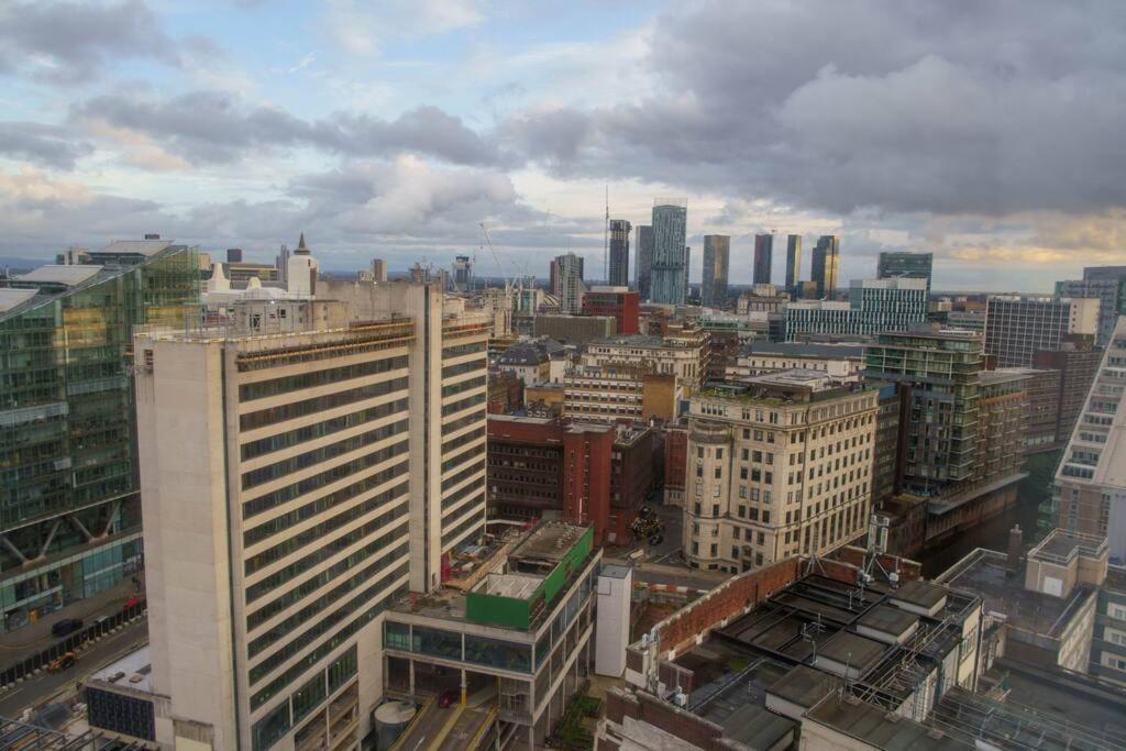 Manchester City Centre Apartment, Skyline View 외부 사진