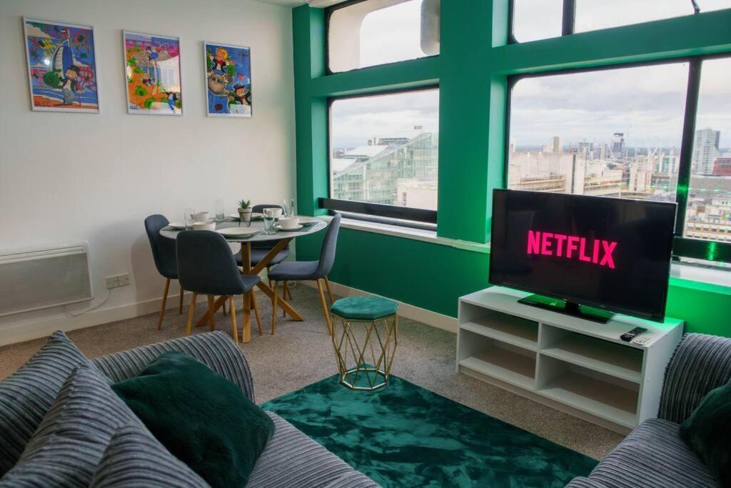 Manchester City Centre Apartment, Skyline View 외부 사진
